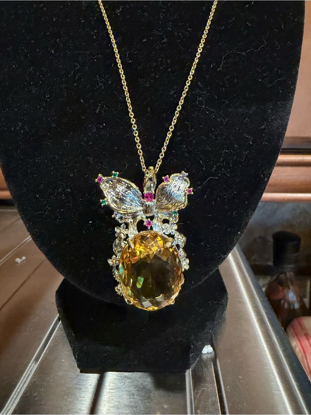 Gold-Tone Necklace with Yellow Faceted Crystal Pendant - Picture 2 of 2